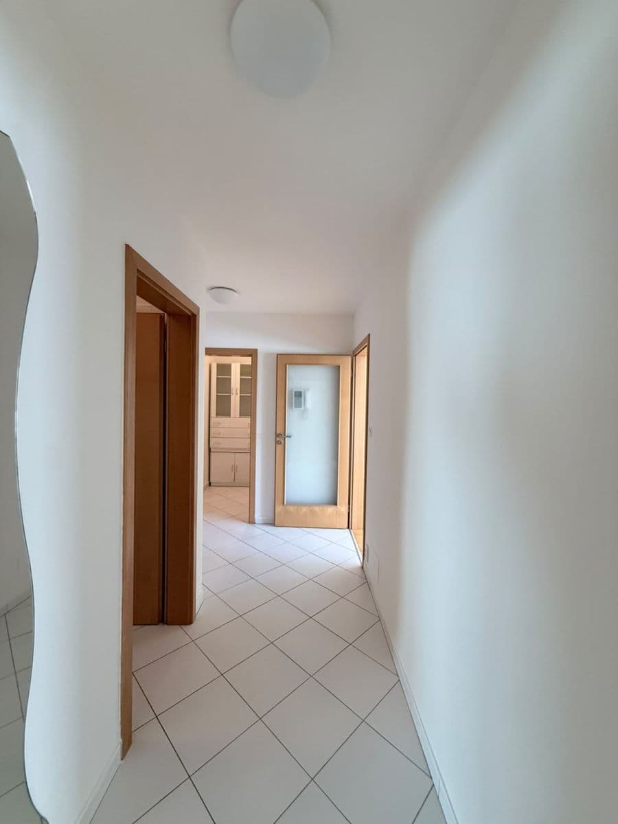 Predaj bytu 2-izbový 64 m², Suchdolské náměstí, Praha, Praha Predaj bytu 2-izbový 64 m², Suchdolské náměstí, Praha, Praha