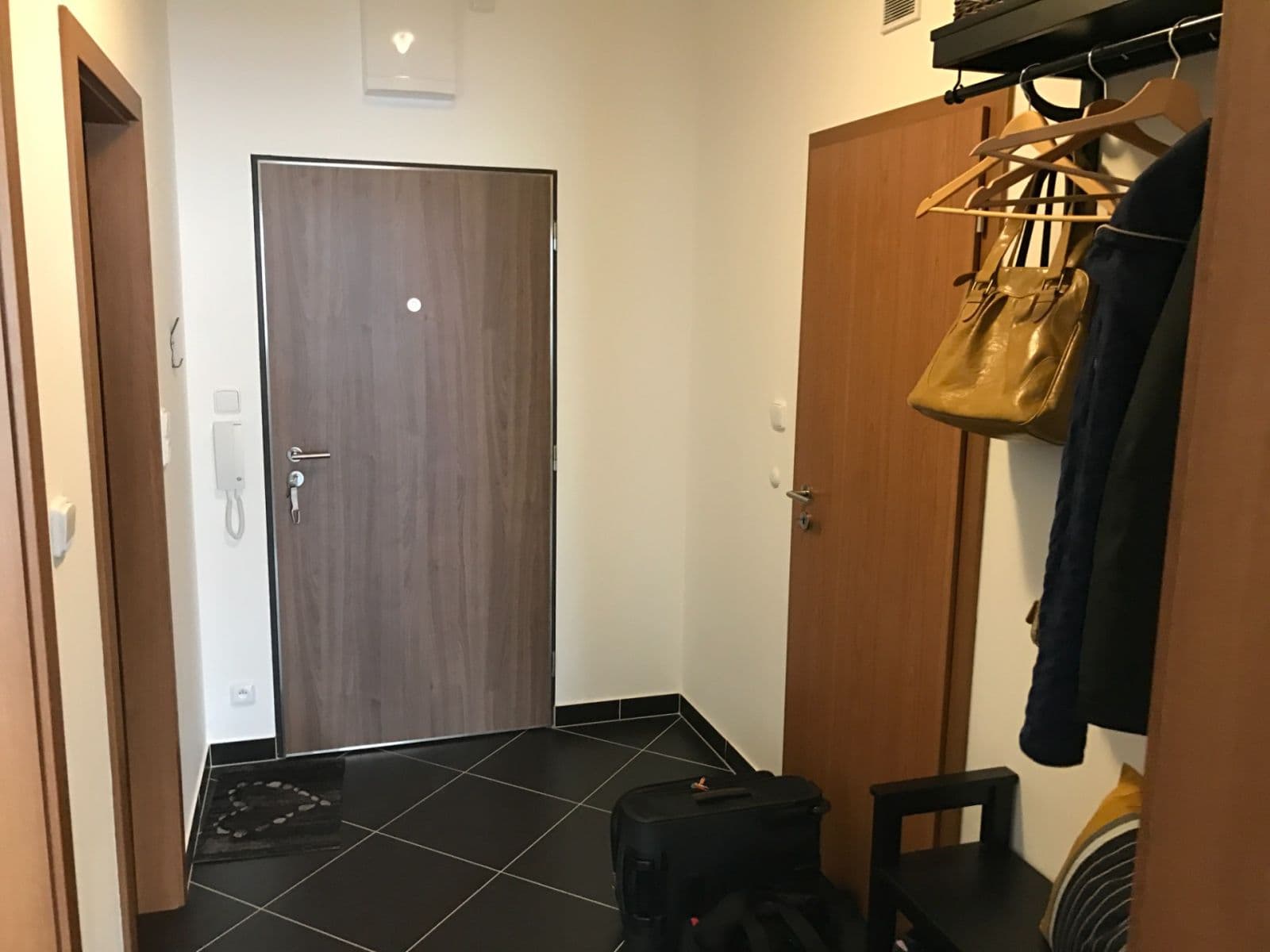 Prenájom bytu 2-izbový 53 m², Makedonská, Praha, Praha Prenájom bytu 2-izbový 53 m², Makedonská, Praha, Praha