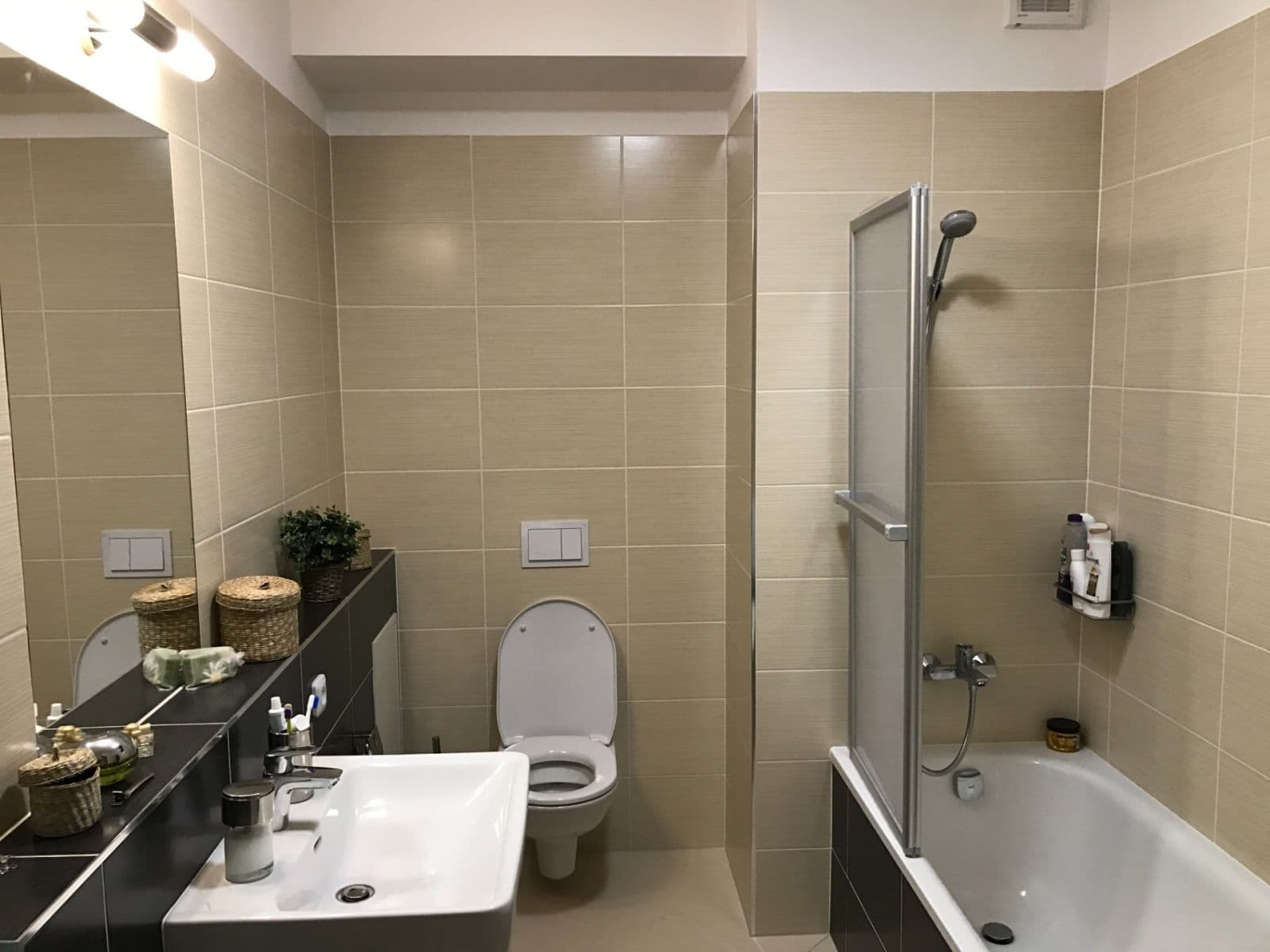 Prenájom bytu 2-izbový 53 m², Makedonská, Praha, Praha Prenájom bytu 2-izbový 53 m², Makedonská, Praha, Praha
