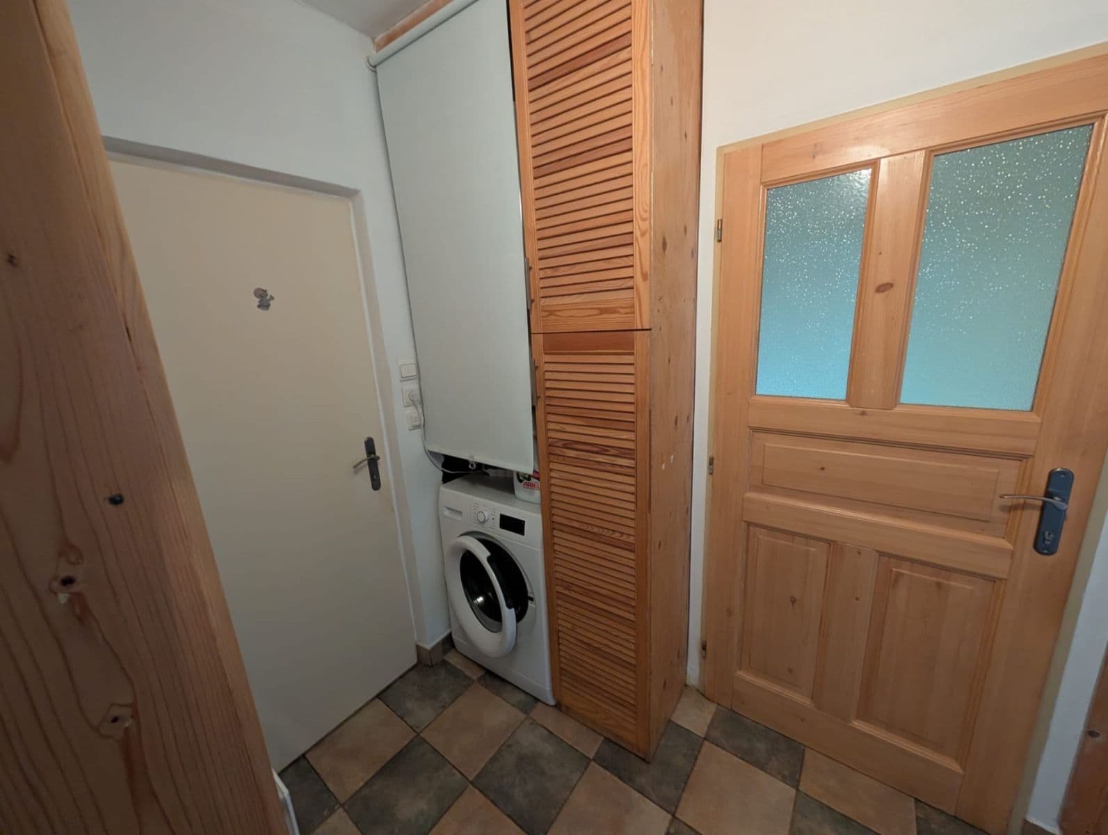 Prenájom bytu 2-izbový 100 m², V Úžlabině, Praha, Praha Prenájom bytu 2-izbový 100 m², V Úžlabině, Praha, Praha