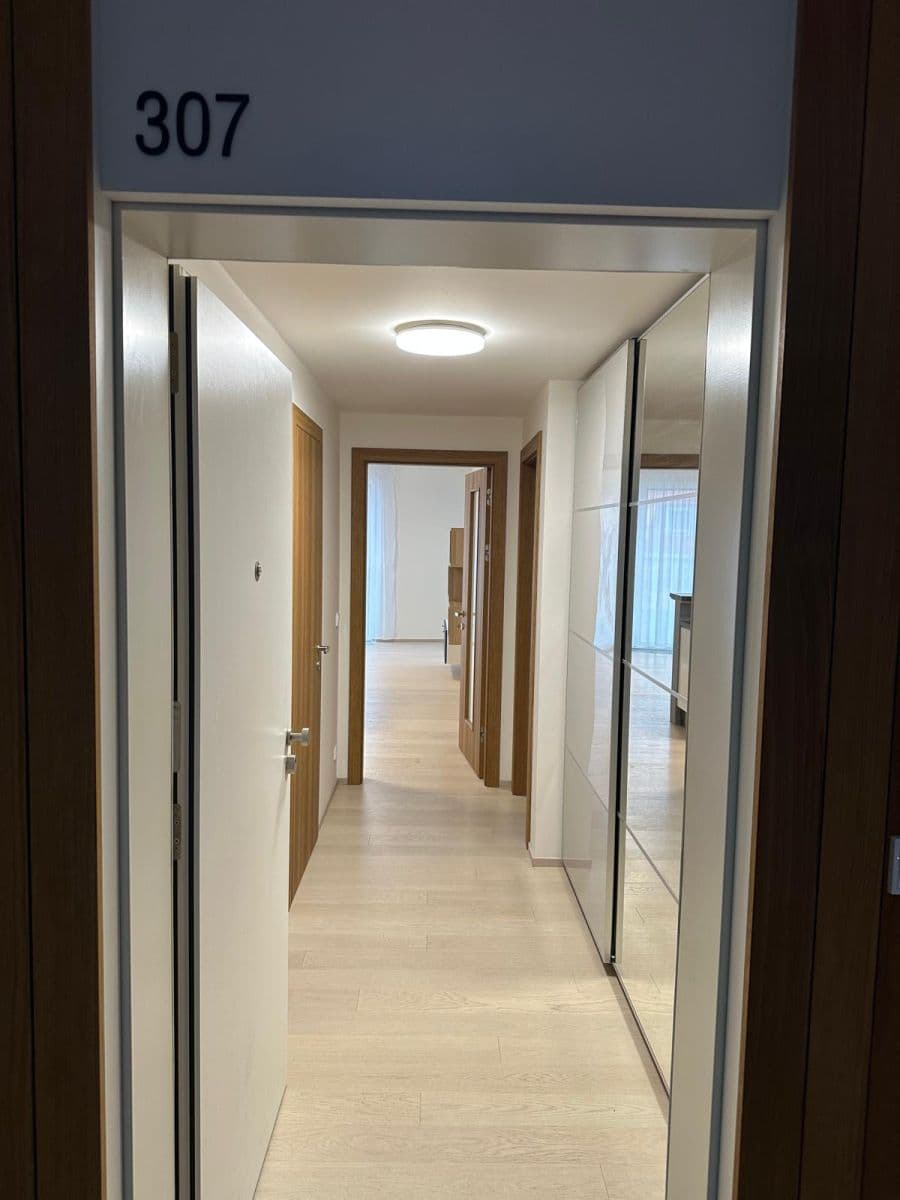 Predaj bytu 2-izbový 61 m², Hodonínská, Praha, Praha Predaj bytu 2-izbový 61 m², Hodonínská, Praha, Praha