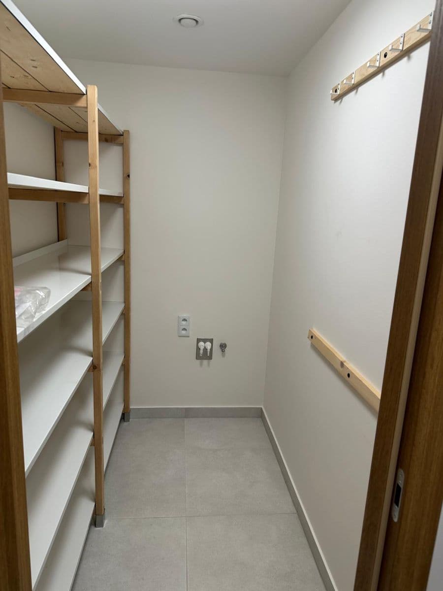 Predaj bytu 2-izbový 61 m², Hodonínská, Praha, Praha Predaj bytu 2-izbový 61 m², Hodonínská, Praha, Praha