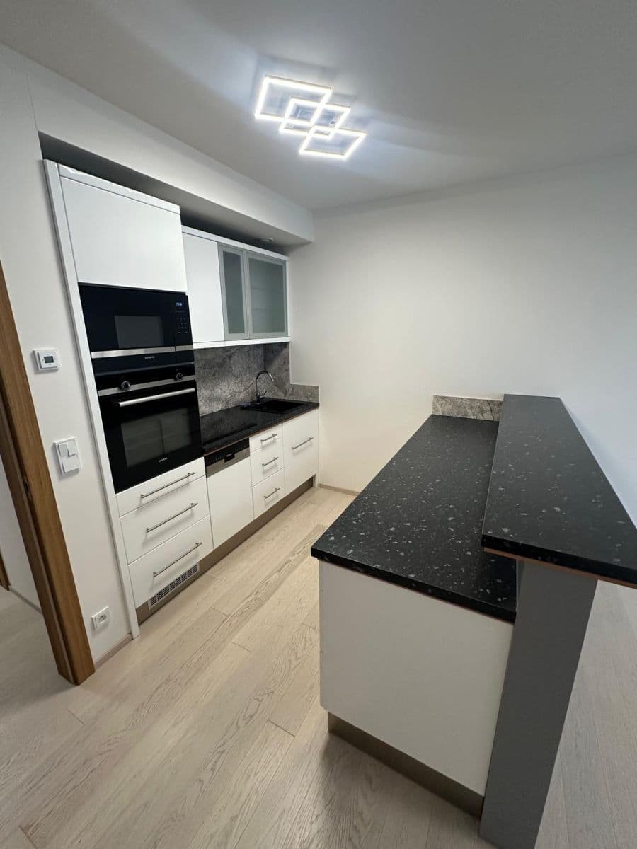 Predaj bytu 2-izbový 61 m², Hodonínská, Praha, Praha Predaj bytu 2-izbový 61 m², Hodonínská, Praha, Praha