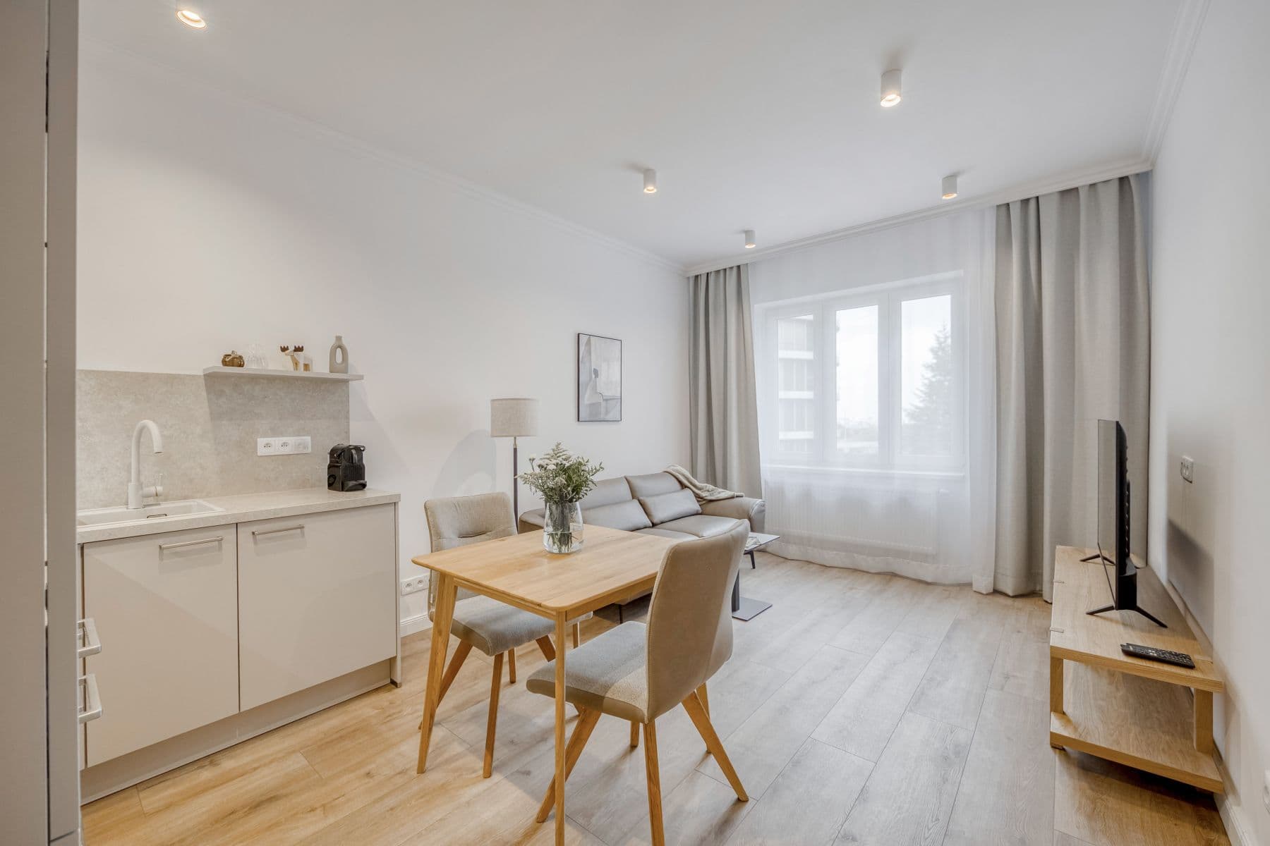 Prenájom bytu 55 m², Doudlebská, Praha, Praha Prenájom bytu 55 m², Doudlebská, Praha, Praha