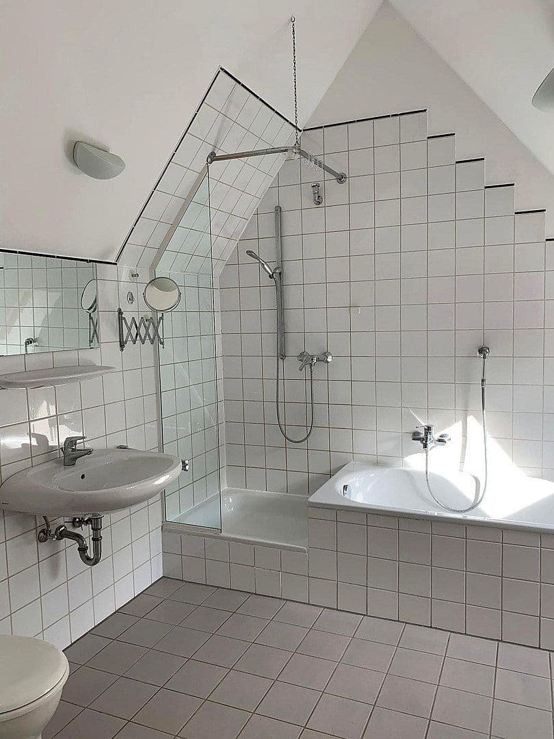 Prenájom bytu 3-izbový 100 m², Schloßbergstraße 21, Blieskastel, Sársko Prenájom bytu 3-izbový 100 m², Schloßbergstraße 21, Blieskastel, Sársko