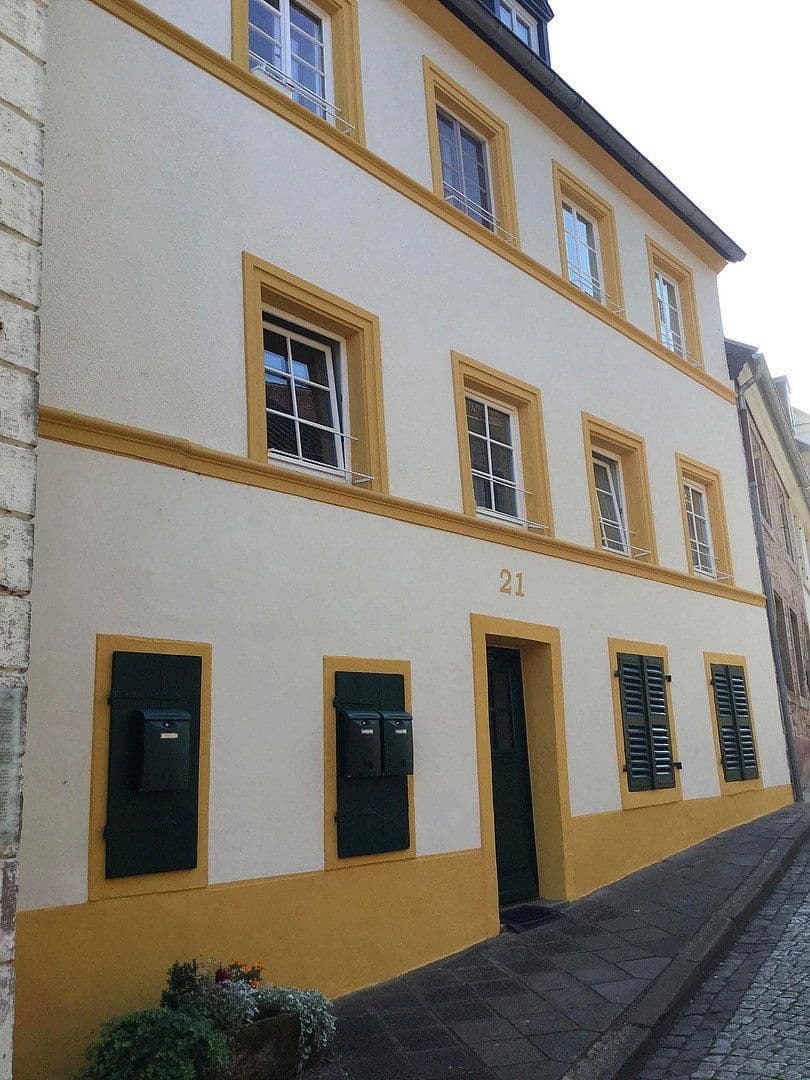 Prenájom bytu 3-izbový 100 m², Schloßbergstraße 21, Blieskastel, Sársko Prenájom bytu 3-izbový 100 m², Schloßbergstraße 21, Blieskastel, Sársko