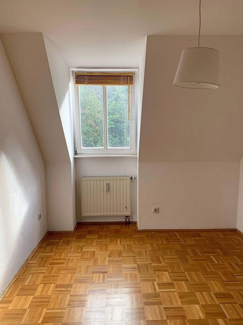 Prenájom bytu 3-izbový 100 m², Schloßbergstraße 21, Blieskastel, Sársko Prenájom bytu 3-izbový 100 m², Schloßbergstraße 21, Blieskastel, Sársko