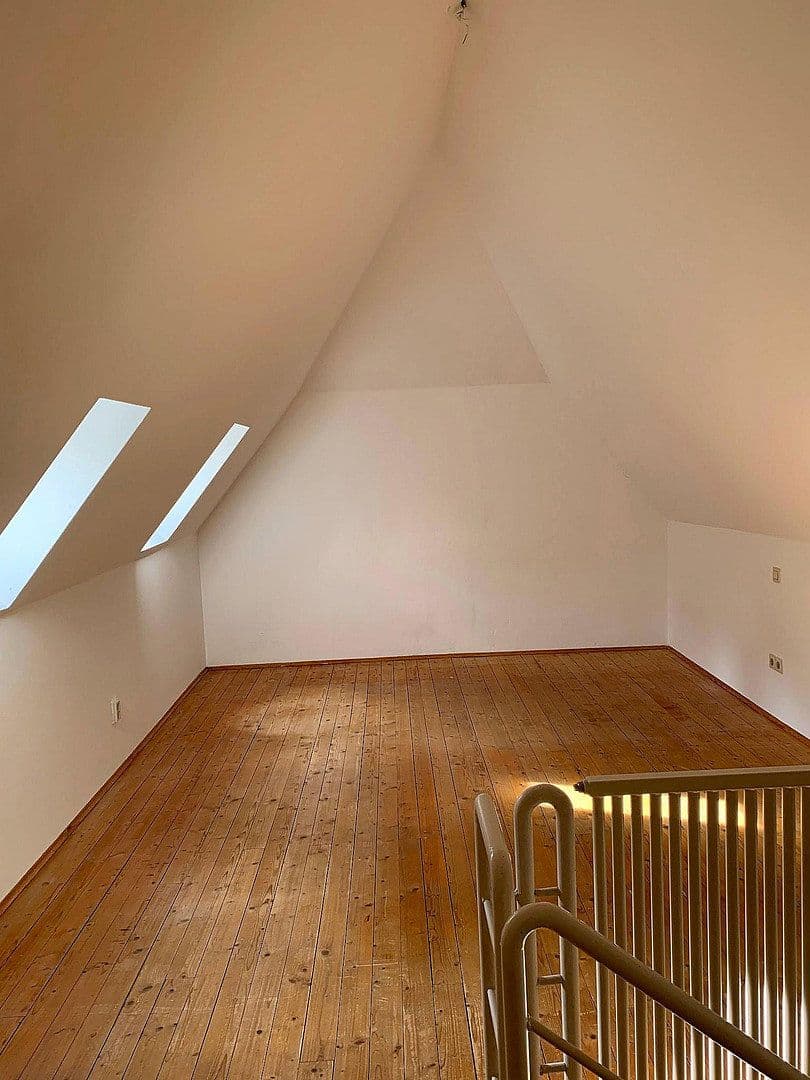 Prenájom bytu 3-izbový 100 m², Schloßbergstraße 21, Blieskastel, Sársko Prenájom bytu 3-izbový 100 m², Schloßbergstraße 21, Blieskastel, Sársko