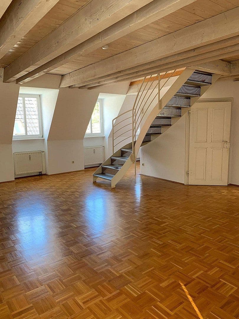 Prenájom bytu 3-izbový 100 m², Schloßbergstraße 21, Blieskastel, Sársko Prenájom bytu 3-izbový 100 m², Schloßbergstraße 21, Blieskastel, Sársko