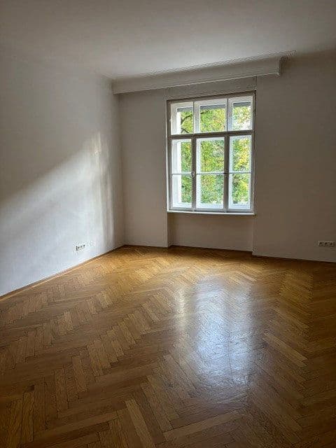 Prenájom bytu 4-izbový 154 m², München, Bavorsko Prenájom bytu 4-izbový 154 m², München, Bavorsko