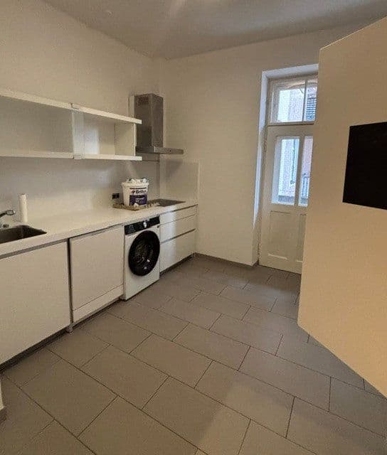 Prenájom bytu 4-izbový 154 m², München, Bavorsko Prenájom bytu 4-izbový 154 m², München, Bavorsko