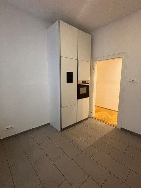 Prenájom bytu 4-izbový 154 m², München, Bavorsko Prenájom bytu 4-izbový 154 m², München, Bavorsko