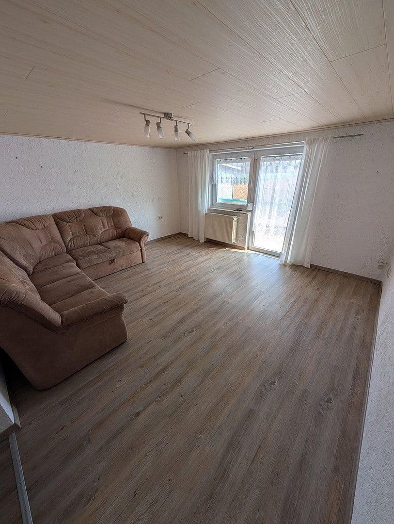 Predaj domu 220 m², pozemok 986 m², Niederwinkling, Bavorsko Predaj domu 220 m², pozemok 986 m², Niederwinkling, Bavorsko