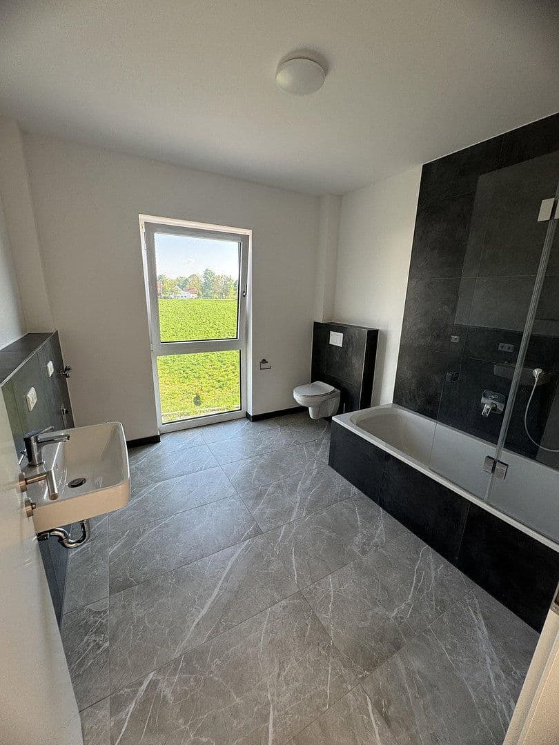 Prenájom bytu 3-izbový 104 m², An der Brennerei 11, Mötzing, Bavorsko Prenájom bytu 3-izbový 104 m², An der Brennerei 11, Mötzing, Bavorsko