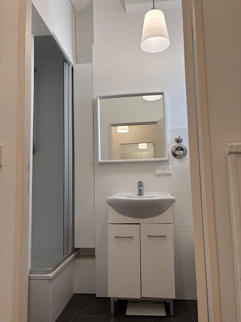 Predaj bytu 1-izbový 40 m², Güntzelstr.66, Berlin, Berlín Predaj bytu 1-izbový 40 m², Güntzelstr.66, Berlin, Berlín