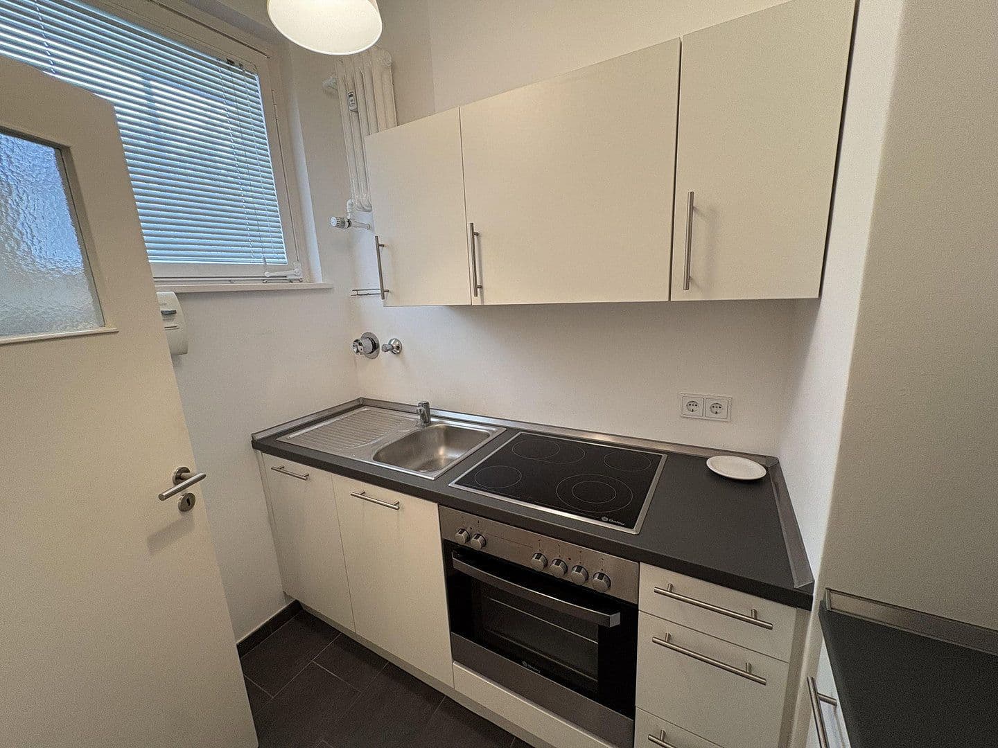 Predaj bytu 1-izbový 40 m², Güntzelstr.66, Berlin, Berlín Predaj bytu 1-izbový 40 m², Güntzelstr.66, Berlin, Berlín