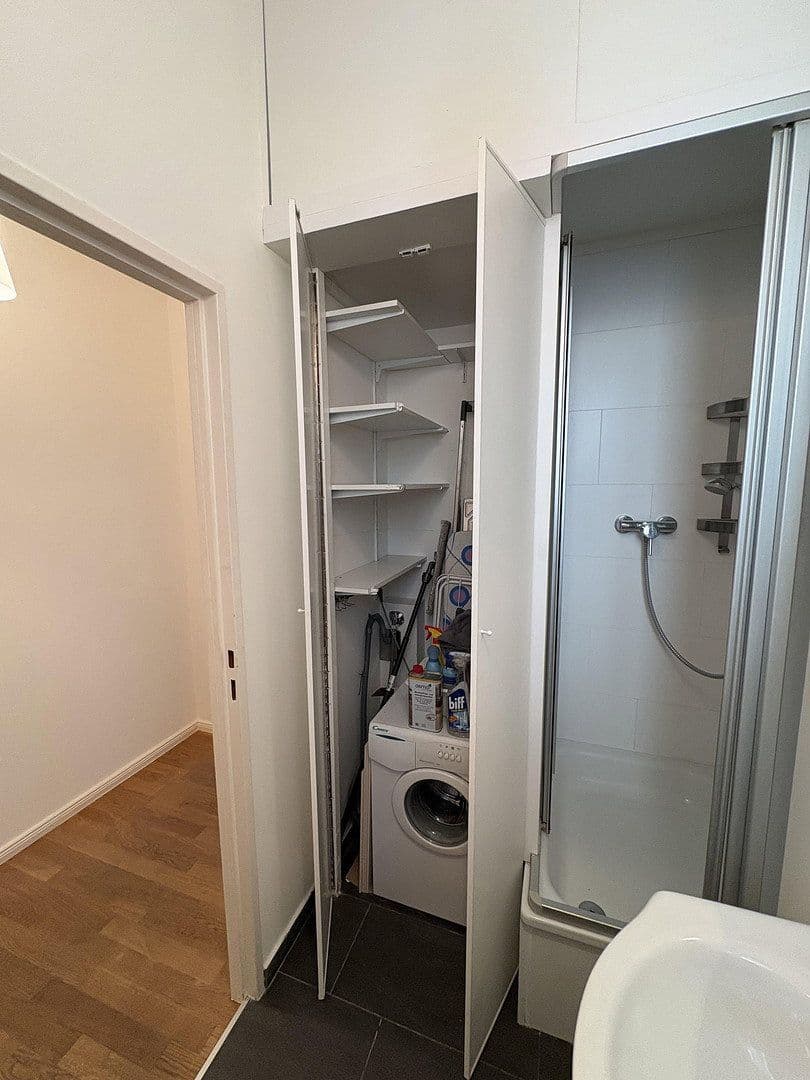 Predaj bytu 1-izbový 40 m², Güntzelstr.66, Berlin, Berlín Predaj bytu 1-izbový 40 m², Güntzelstr.66, Berlin, Berlín