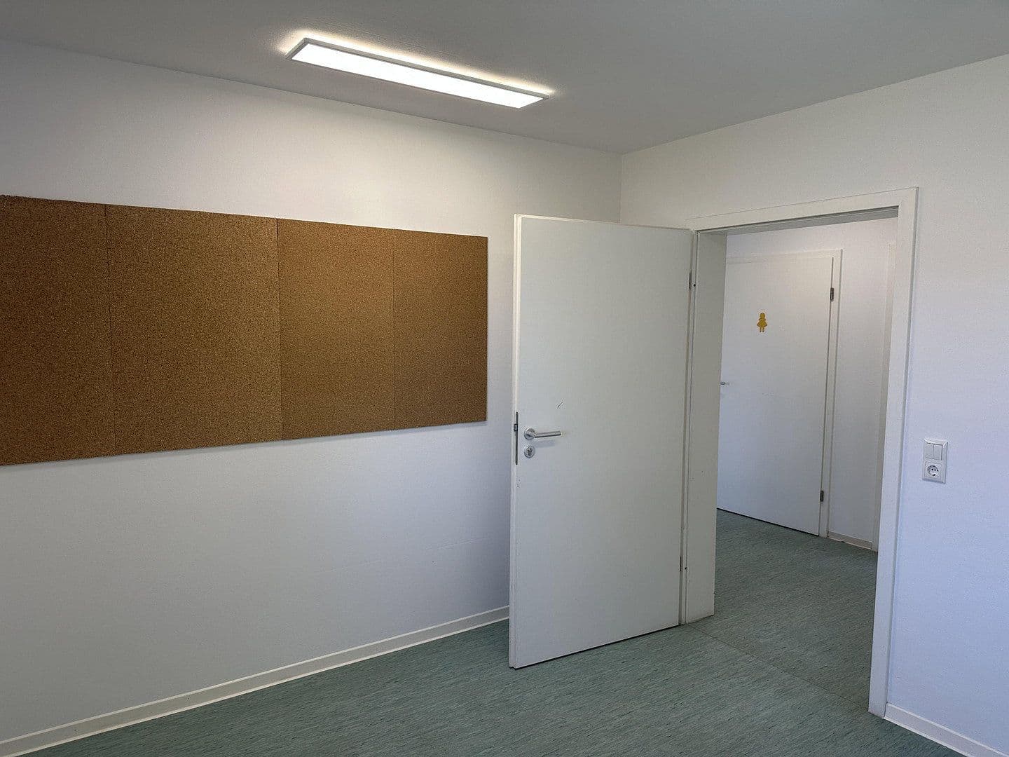 Prenájom kancelárie 141 m², Bad Kleinen, Meklenbursko-Predpomoransko Prenájom kancelárie 141 m², Bad Kleinen, Meklenbursko-Predpomoransko