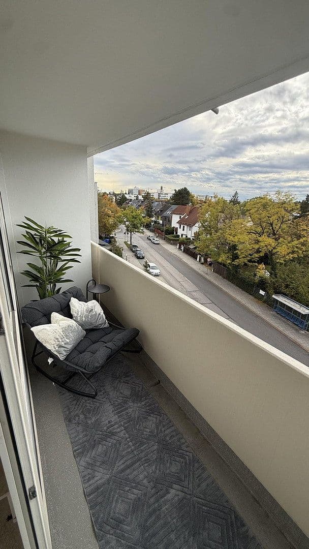Prenájom bytu 1-izbový 30 m², Paul-Gerhard-Allee 44, München-Pasing-Obermenzing, Bavorsko Prenájom bytu 1-izbový 30 m², Paul-Gerhard-Allee 44, München-Pasing-Obermenzing, Bavorsko