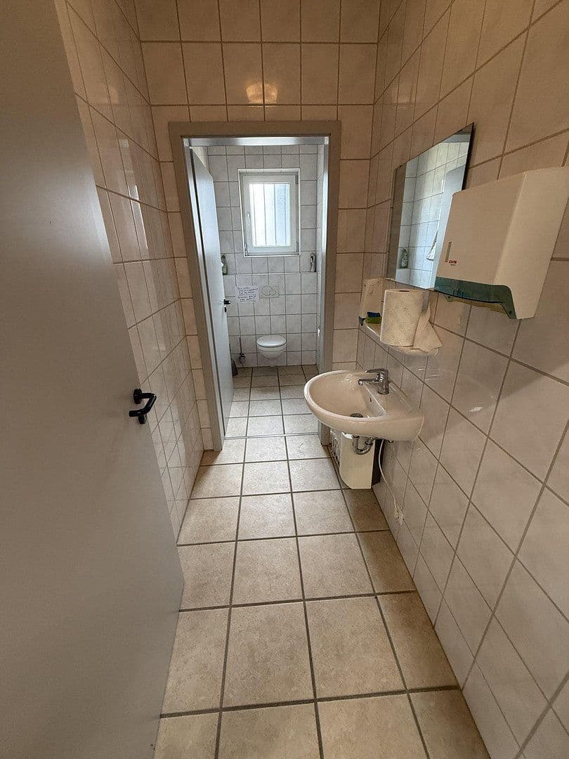 Predaj nebytového priestoru 1.968 m², Angerweiher 5A, Nabburg, Bavorsko Predaj nebytového priestoru 1.968 m², Angerweiher 5A, Nabburg, Bavorsko