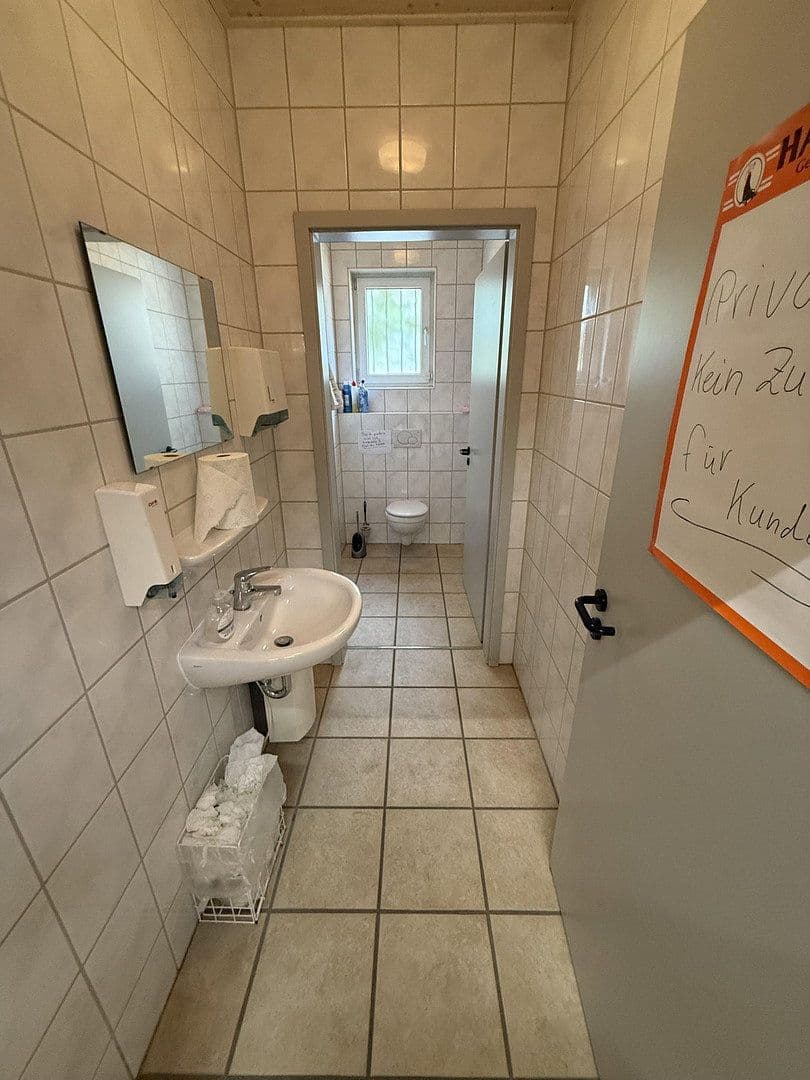 Predaj nebytového priestoru 1.968 m², Angerweiher 5A, Nabburg, Bavorsko Predaj nebytového priestoru 1.968 m², Angerweiher 5A, Nabburg, Bavorsko