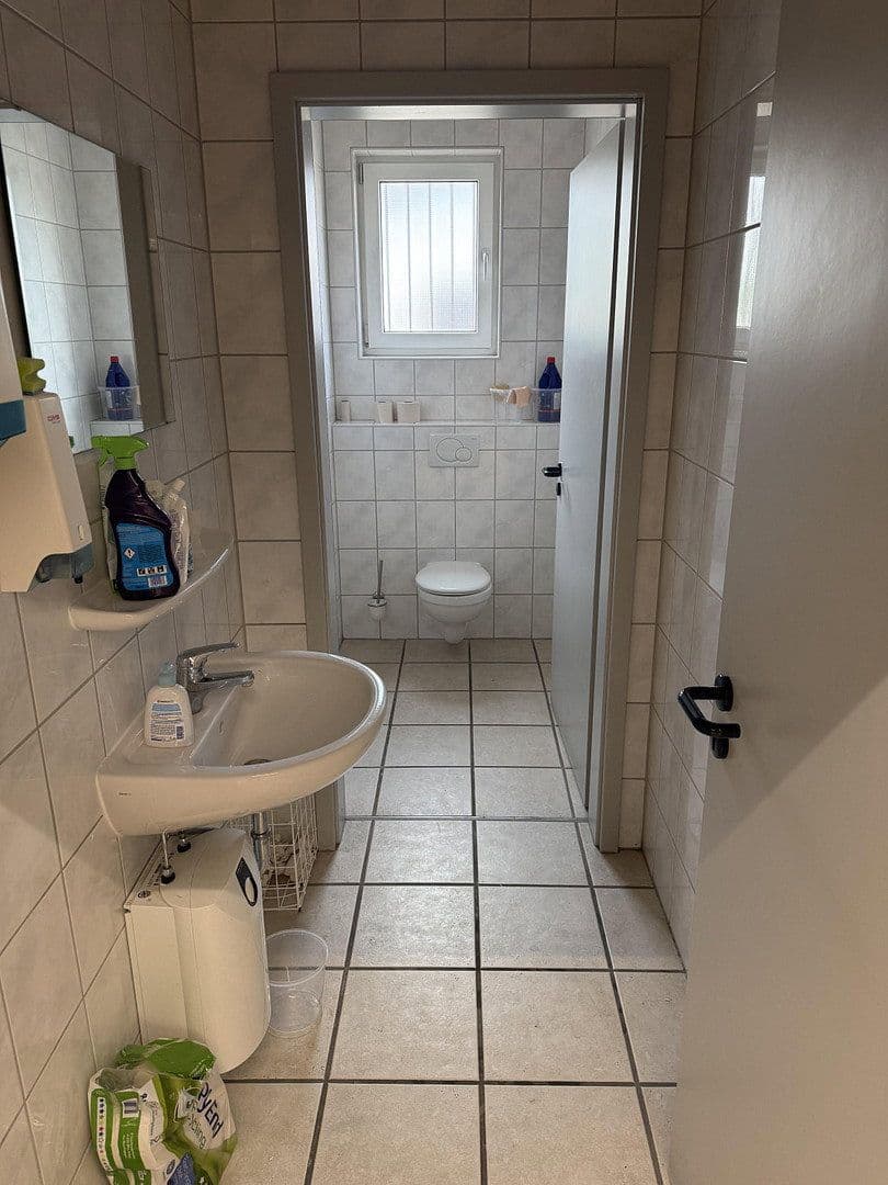 Predaj nebytového priestoru 2.090 m², Neuburger Straße 22, Reichertshofen, Bavorsko Predaj nebytového priestoru 2.090 m², Neuburger Straße 22, Reichertshofen, Bavorsko