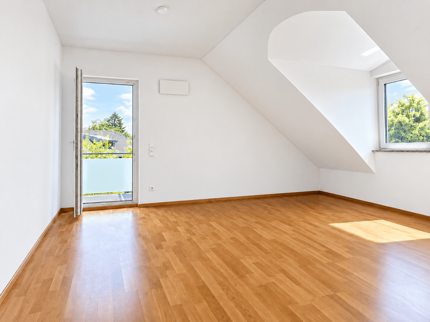 Prenájom bytu 3-izbový 75 m², Hötzlring 20, München, Bavorsko Prenájom bytu 3-izbový 75 m², Hötzlring 20, München, Bavorsko