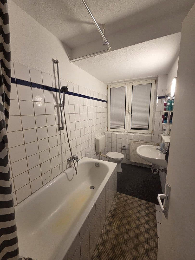 Prenájom bytu 1-izbový 36 m², Mühlenkamp 10, Düsseldorf, Severné Porýnie - Westfálsko Prenájom bytu 1-izbový 36 m², Mühlenkamp 10, Düsseldorf, Severné Porýnie - Westfálsko