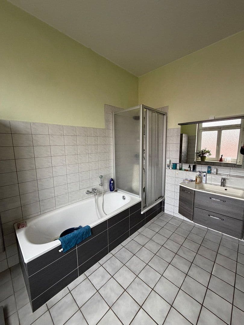 Prenájom bytu 4-izbový 130 m², Eisenach, Durínsko Prenájom bytu 4-izbový 130 m², Eisenach, Durínsko