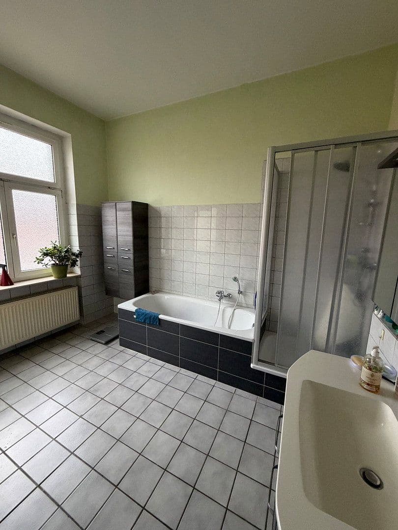 Prenájom bytu 4-izbový 130 m², Eisenach, Durínsko Prenájom bytu 4-izbový 130 m², Eisenach, Durínsko