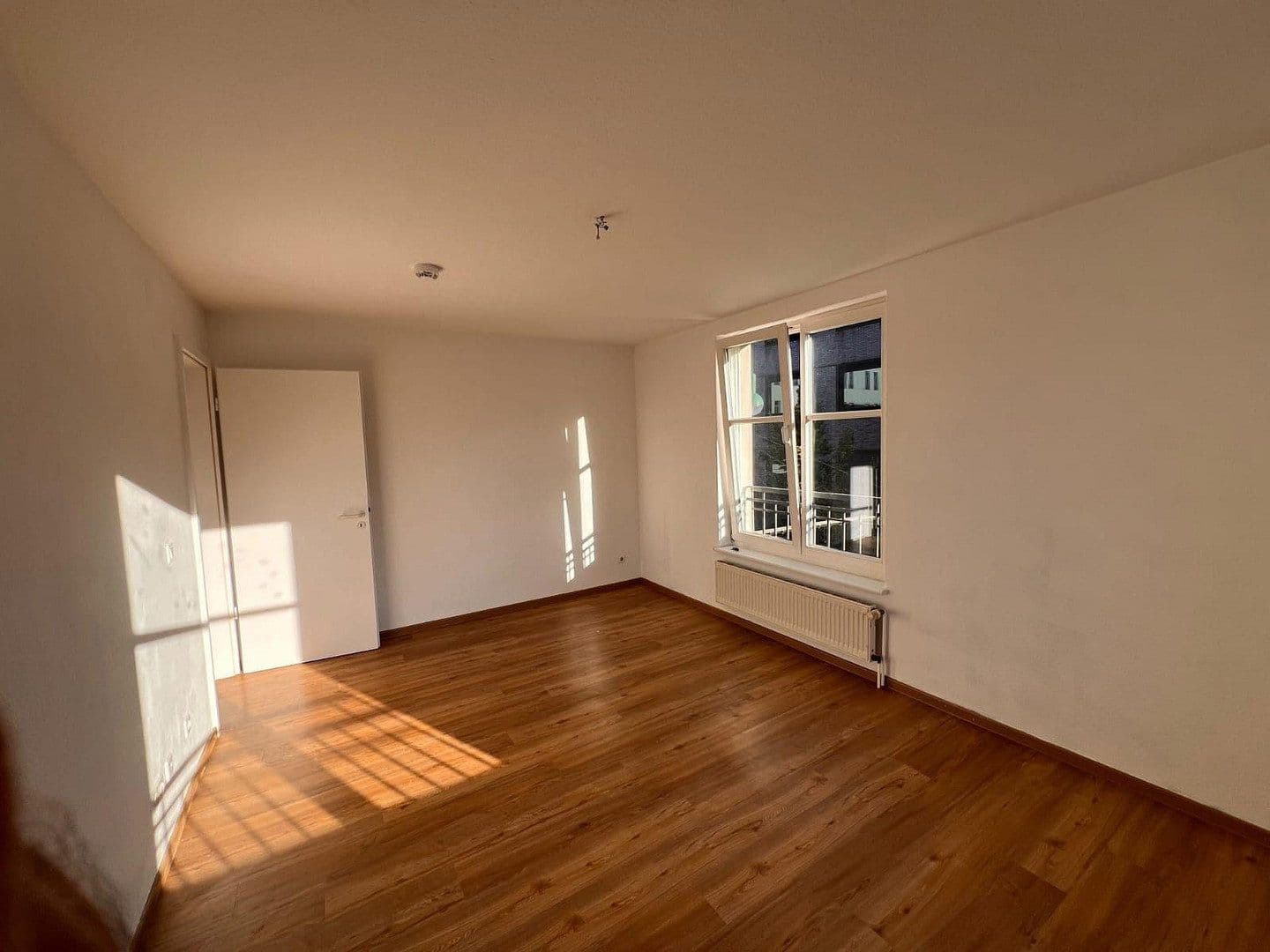 Prenájom bytu 3-izbový 78 m², Friedrich-Ebert-Straße 15, Eberswalde, Brandenbursko Prenájom bytu 3-izbový 78 m², Friedrich-Ebert-Straße 15, Eberswalde, Brandenbursko