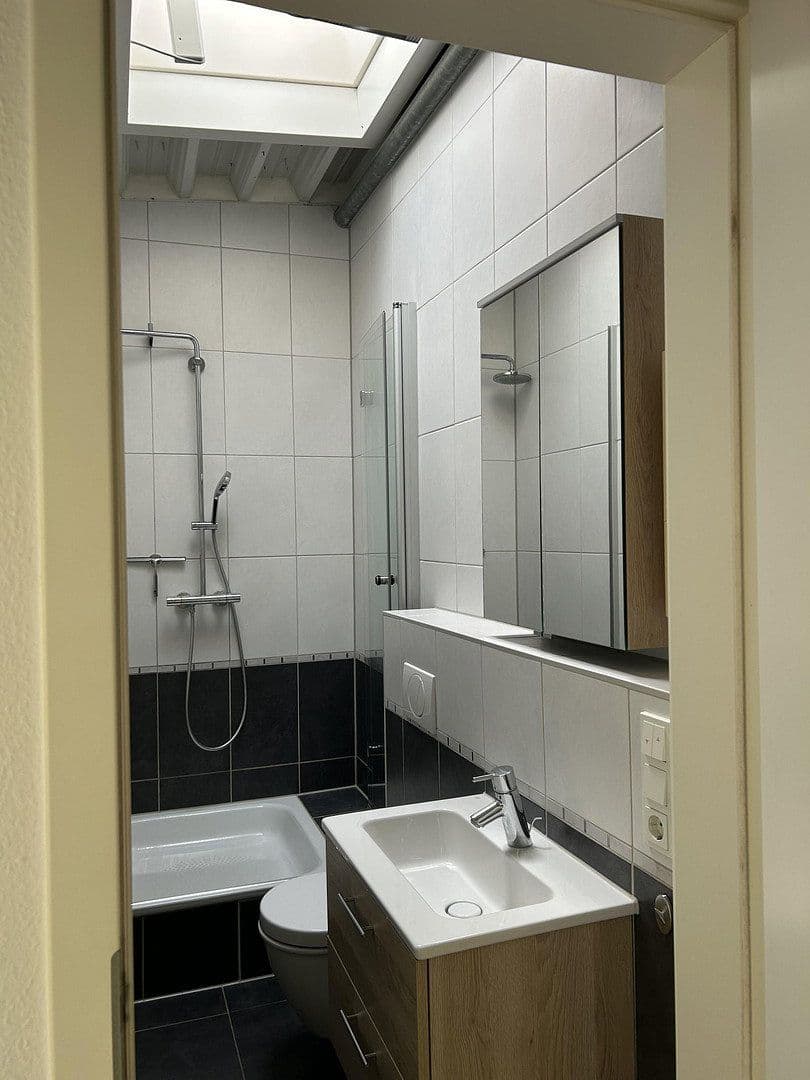 Prenájom kancelárie 130 m², Carl Zeiss Str. 8, Bad Camberg, Hesensko Prenájom kancelárie 130 m², Carl Zeiss Str. 8, Bad Camberg, Hesensko