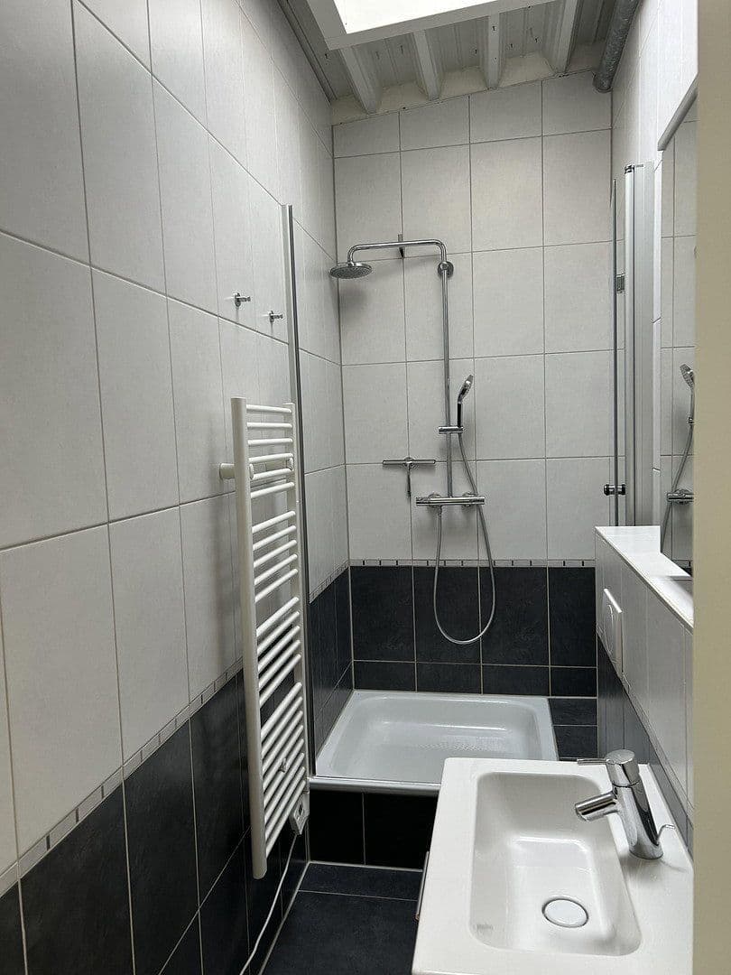 Prenájom kancelárie 130 m², Carl Zeiss Str. 8, Bad Camberg, Hesensko Prenájom kancelárie 130 m², Carl Zeiss Str. 8, Bad Camberg, Hesensko