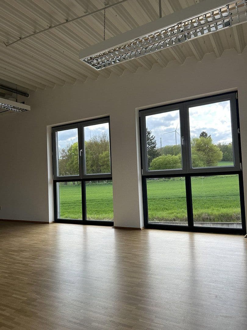 Prenájom kancelárie 130 m², Carl Zeiss Str. 8, Bad Camberg, Hesensko Prenájom kancelárie 130 m², Carl Zeiss Str. 8, Bad Camberg, Hesensko