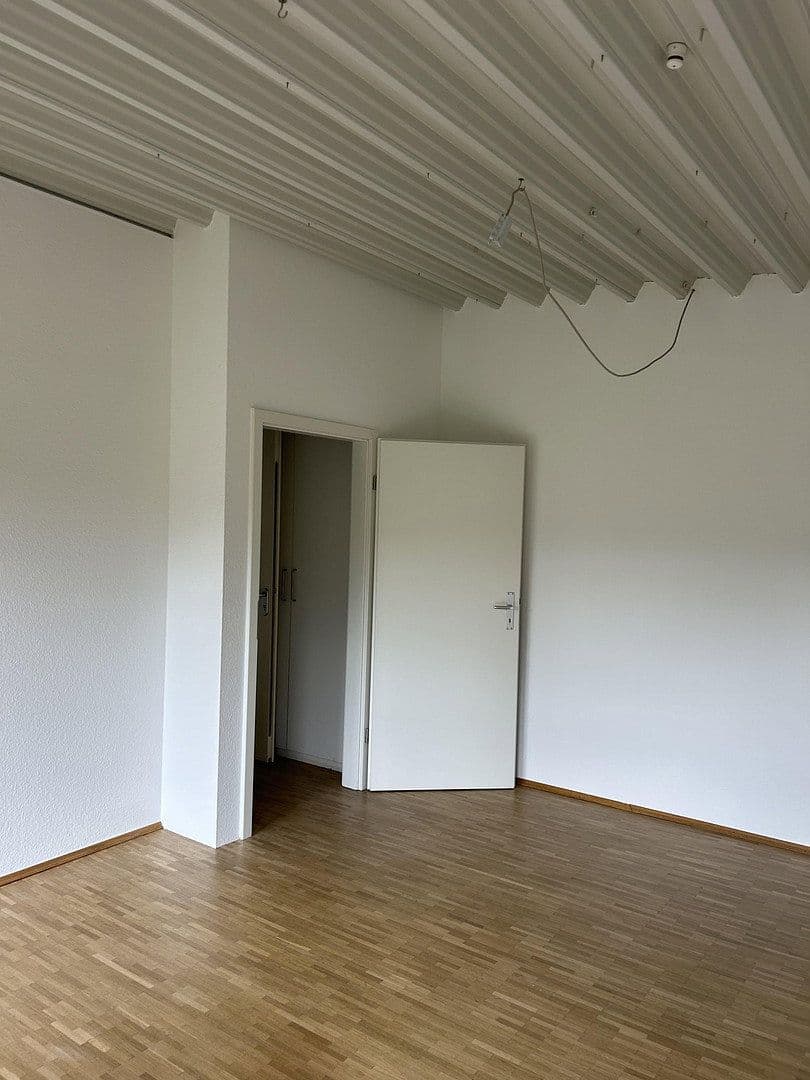 Prenájom kancelárie 130 m², Carl Zeiss Str. 8, Bad Camberg, Hesensko Prenájom kancelárie 130 m², Carl Zeiss Str. 8, Bad Camberg, Hesensko