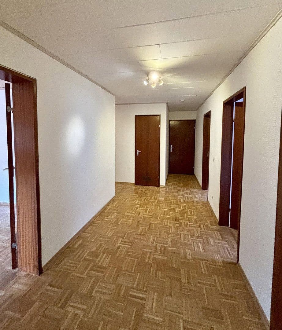 Prenájom bytu 5-izbový 108 m², Leonberg, Bádensko-Wurttembersko Prenájom bytu 5-izbový 108 m², Leonberg, Bádensko-Wurttembersko