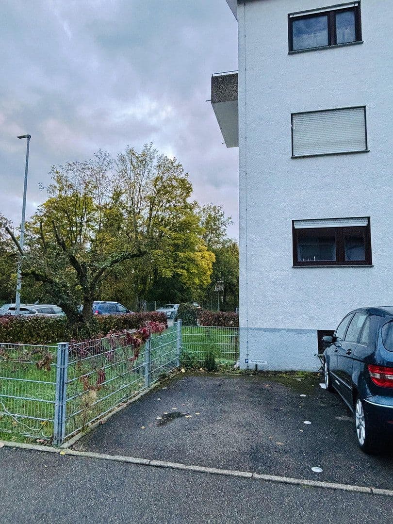 Prenájom bytu 5-izbový 108 m², Leonberg, Bádensko-Wurttembersko Prenájom bytu 5-izbový 108 m², Leonberg, Bádensko-Wurttembersko