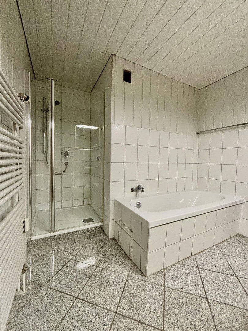 Prenájom bytu 5-izbový 108 m², Leonberg, Bádensko-Wurttembersko Prenájom bytu 5-izbový 108 m², Leonberg, Bádensko-Wurttembersko