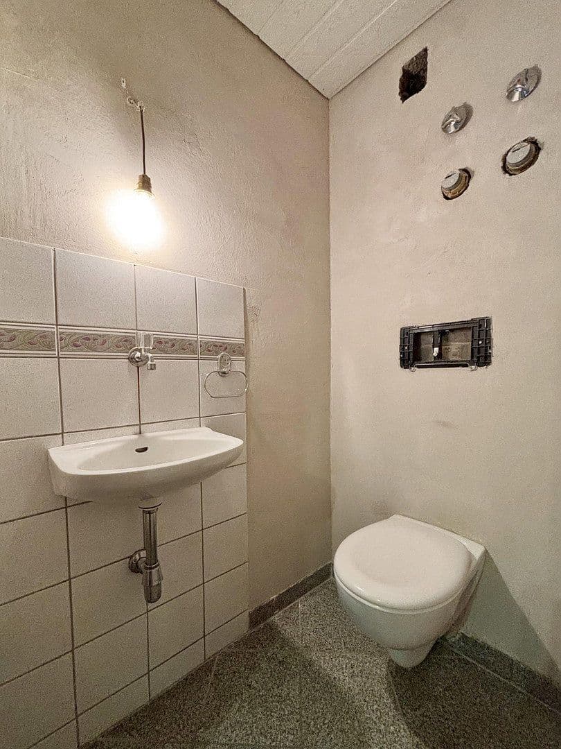 Prenájom bytu 5-izbový 108 m², Leonberg, Bádensko-Wurttembersko Prenájom bytu 5-izbový 108 m², Leonberg, Bádensko-Wurttembersko