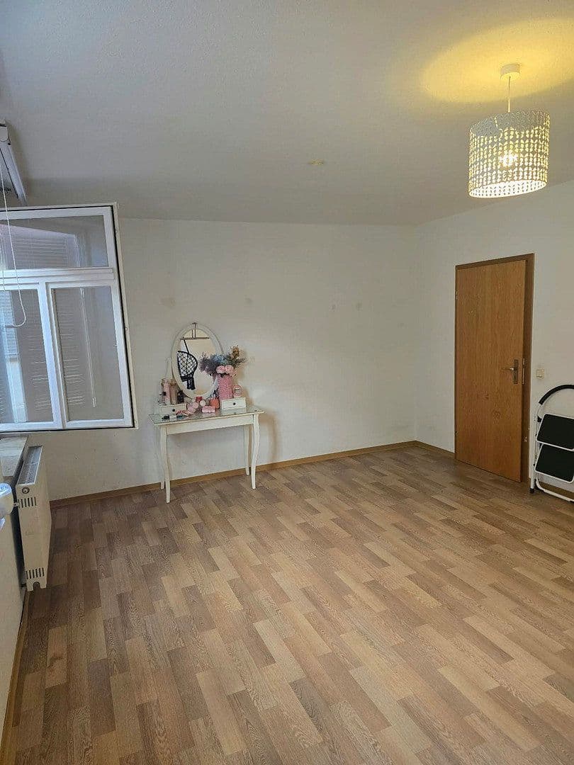 Prenájom bytu 5-izbový 145 m², Hauptstraße 73, Niedernhall, Bádensko-Wurttembersko Prenájom bytu 5-izbový 145 m², Hauptstraße 73, Niedernhall, Bádensko-Wurttembersko