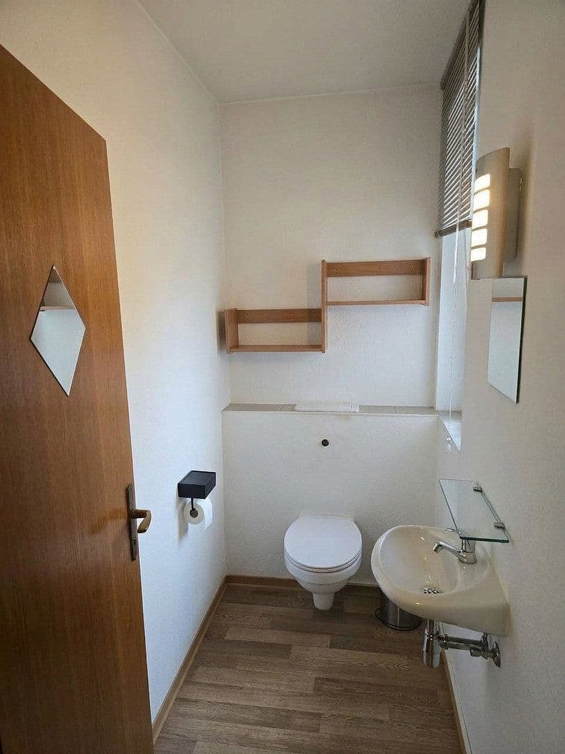 Prenájom bytu 5-izbový 145 m², Hauptstraße 73, Niedernhall, Bádensko-Wurttembersko Prenájom bytu 5-izbový 145 m², Hauptstraße 73, Niedernhall, Bádensko-Wurttembersko