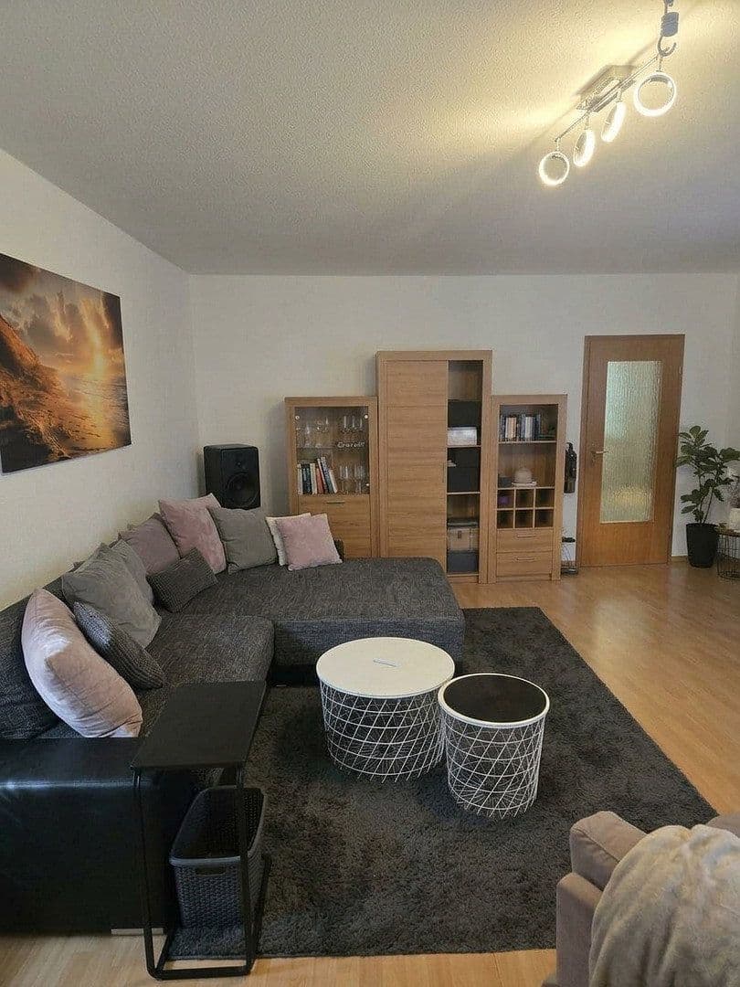 Prenájom bytu 5-izbový 145 m², Hauptstraße 73, Niedernhall, Bádensko-Wurttembersko Prenájom bytu 5-izbový 145 m², Hauptstraße 73, Niedernhall, Bádensko-Wurttembersko
