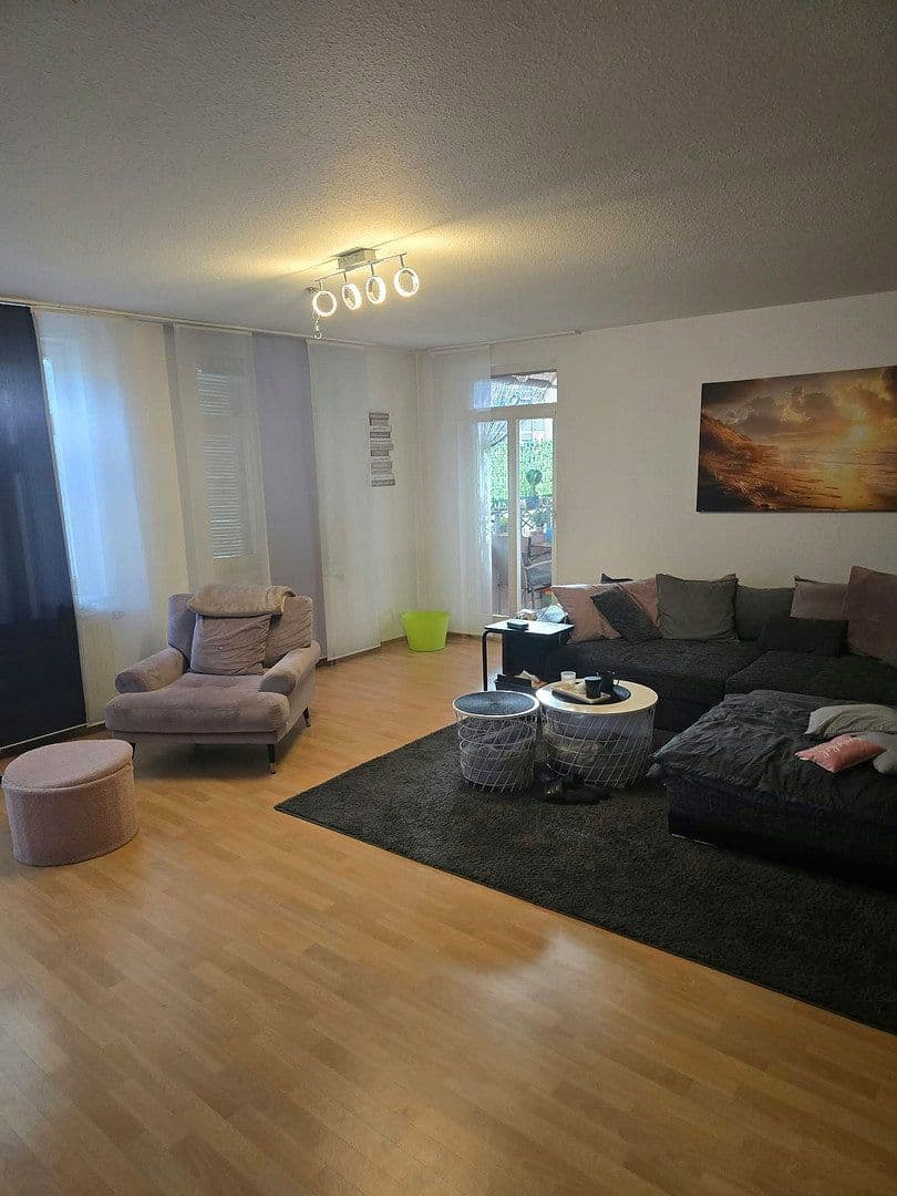 Prenájom bytu 5-izbový 145 m², Hauptstraße 73, Niedernhall, Bádensko-Wurttembersko Prenájom bytu 5-izbový 145 m², Hauptstraße 73, Niedernhall, Bádensko-Wurttembersko