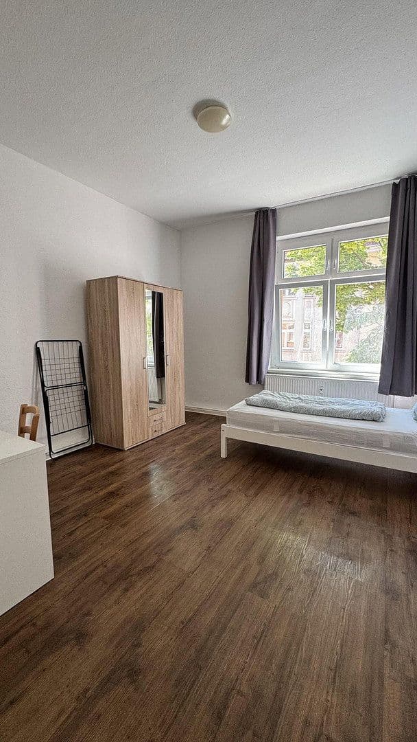 Prenájom bytu 4-izbový 75 m², Ohrdruferstr. 13, Arnstadt, Durínsko Prenájom bytu 4-izbový 75 m², Ohrdruferstr. 13, Arnstadt, Durínsko