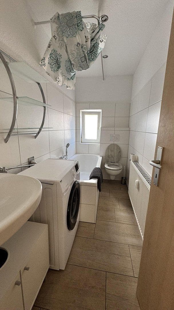 Prenájom bytu 4-izbový 75 m², Ohrdruferstr. 13, Arnstadt, Durínsko Prenájom bytu 4-izbový 75 m², Ohrdruferstr. 13, Arnstadt, Durínsko