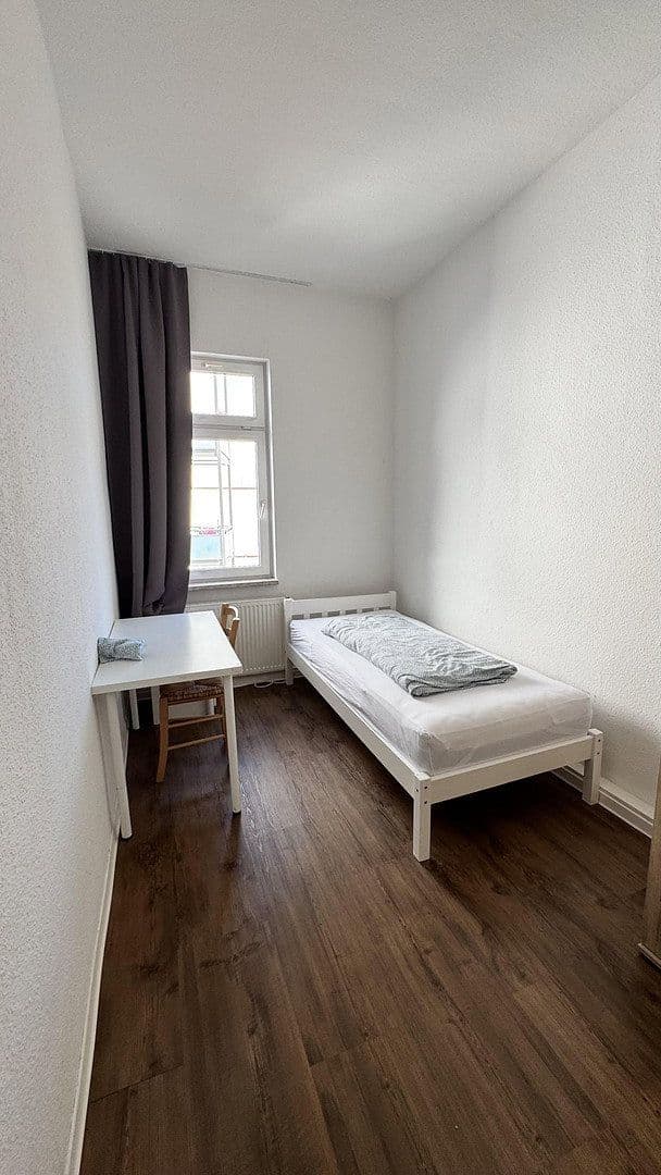 Prenájom bytu 4-izbový 75 m², Ohrdruferstr. 13, Arnstadt, Durínsko Prenájom bytu 4-izbový 75 m², Ohrdruferstr. 13, Arnstadt, Durínsko