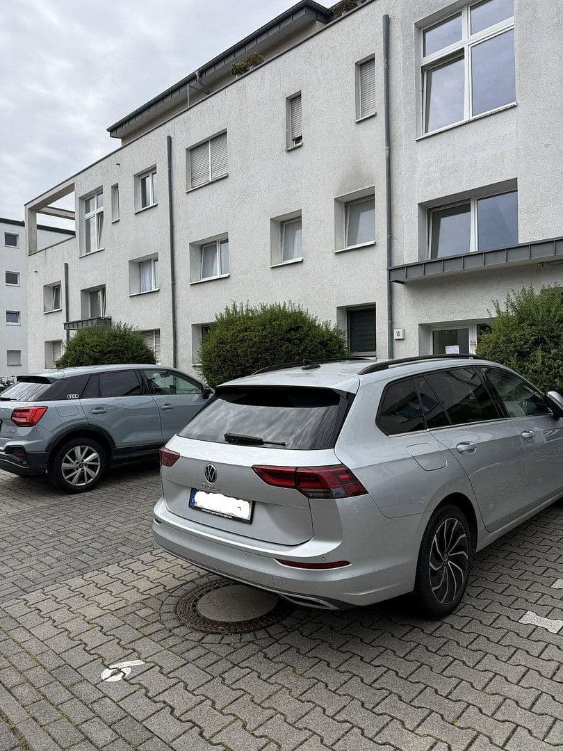 Prenájom bytu 3-izbový 110 m², Meerbusch, Severné Porýnie - Westfálsko Prenájom bytu 3-izbový 110 m², Meerbusch, Severné Porýnie - Westfálsko