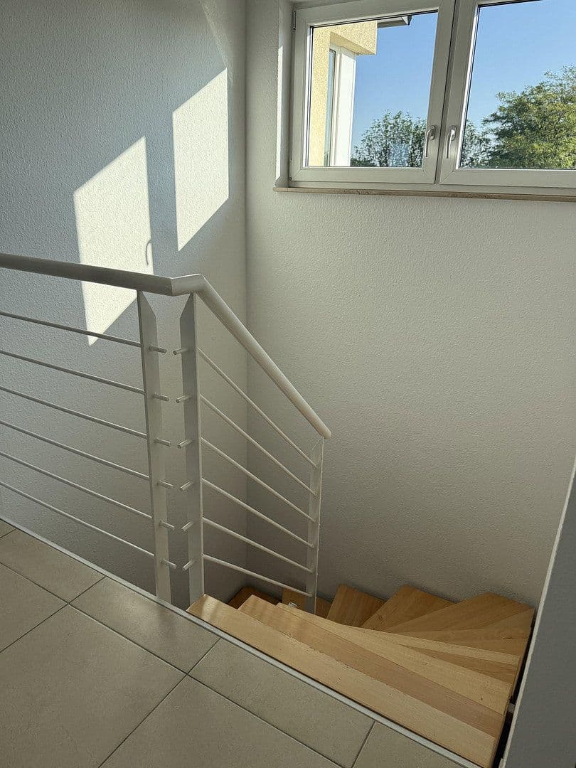 Prenájom bytu 3-izbový 110 m², Meerbusch, Severné Porýnie - Westfálsko Prenájom bytu 3-izbový 110 m², Meerbusch, Severné Porýnie - Westfálsko