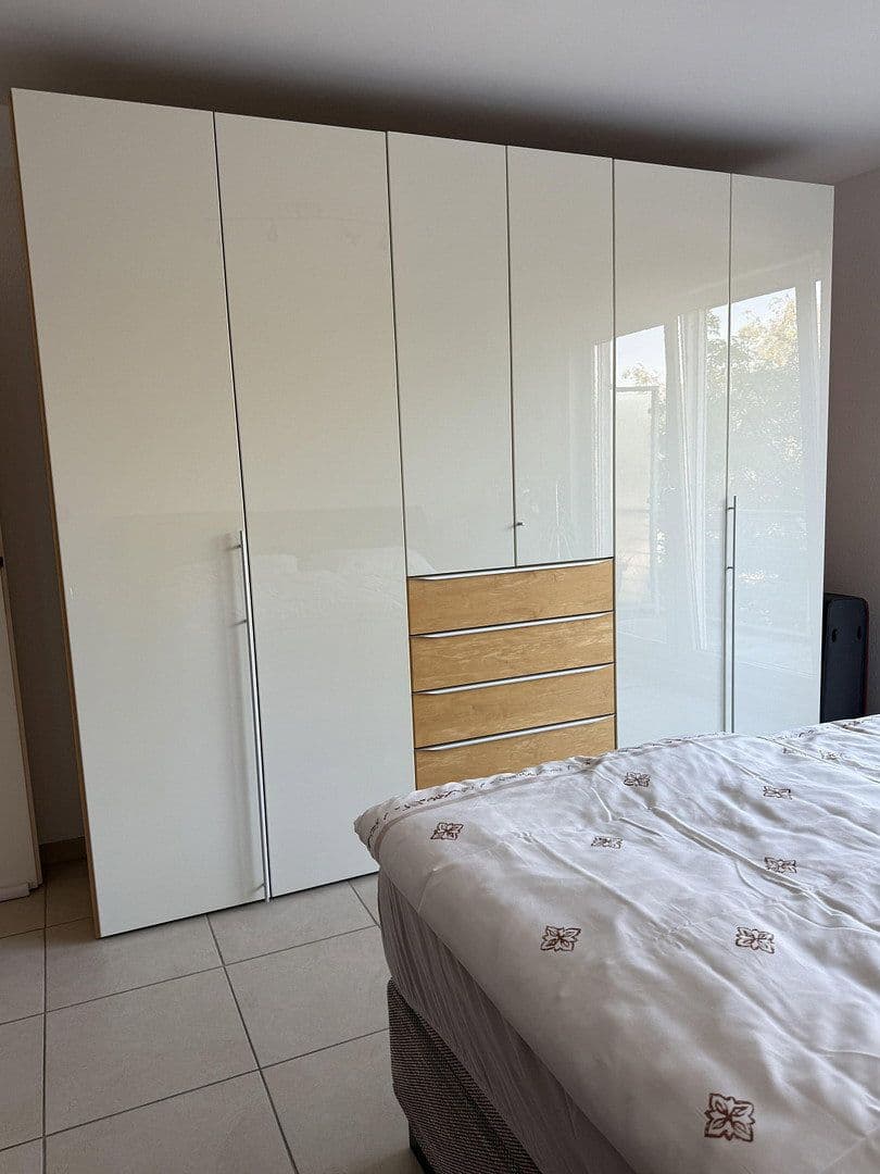Prenájom bytu 3-izbový 110 m², Meerbusch, Severné Porýnie - Westfálsko Prenájom bytu 3-izbový 110 m², Meerbusch, Severné Porýnie - Westfálsko