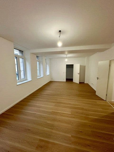 Prenájom bytu 4-izbový 85 m², Mühlstraße 3, Fürth, Bavorsko Prenájom bytu 4-izbový 85 m², Mühlstraße 3, Fürth, Bavorsko